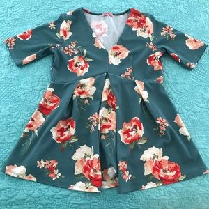 Floral maternity top
